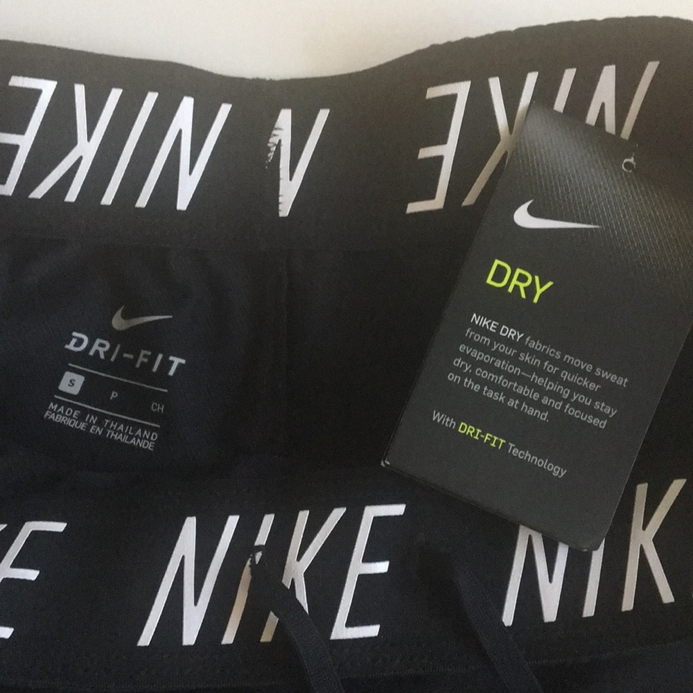 Nike running short, black, small